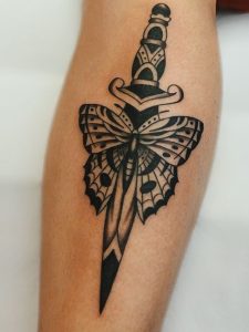 traditional-butterfly-tattoo-dagger