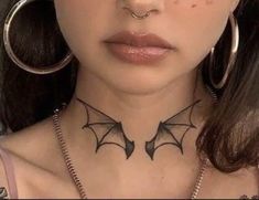 throat-tattoo-deisgn-for-women