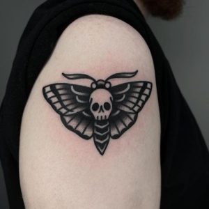 American-Traditional-Moth-Tattoo-with-skull