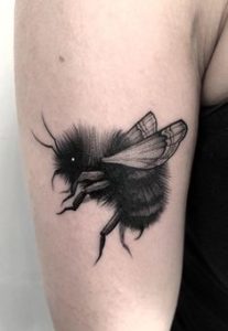 Black-Wasp-Tattoos-ideas-for-boys