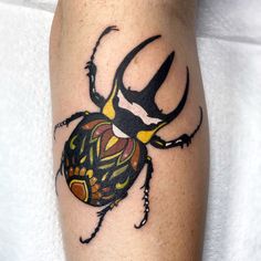 Hornet-tattoo-for-girl