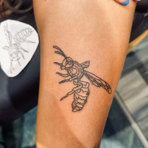 Wasp-and-skull-tattoo