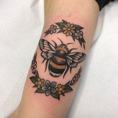 Bumblebee-with-Flowers-design