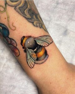 Realistic-Bumblebee-Tattoo-design