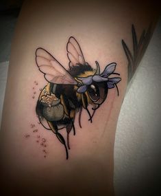 Realistic-Bumblebee-Tattoo-ideas