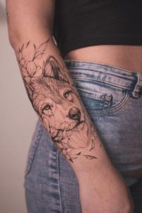 hand-wolf-tattoo